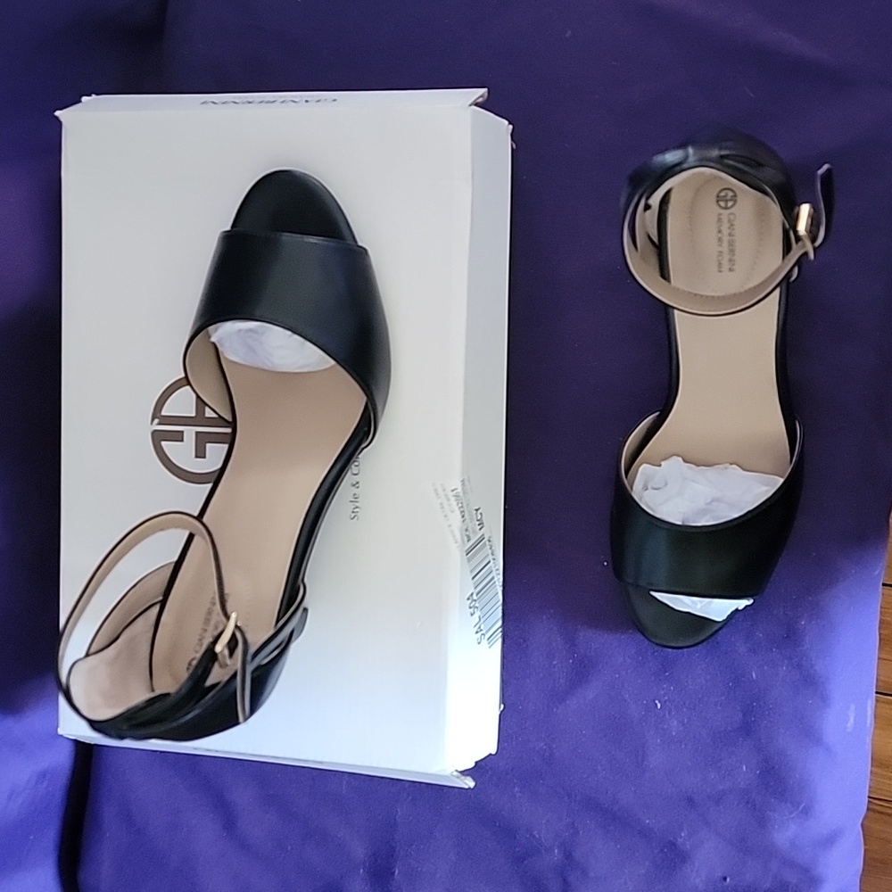 Giani Bernini Strappy Heels - Picture 3 of 5
